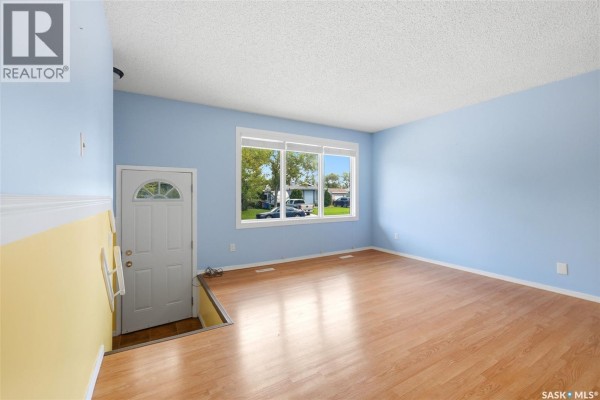 Kitchen - 87 Vernon Crescent, Regina, SK S4R7S8 Photo 3