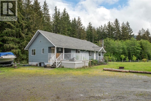 Primary Bedroom - 870 Sayward Rd, Sayward, BC V0P1R0 Photo 4