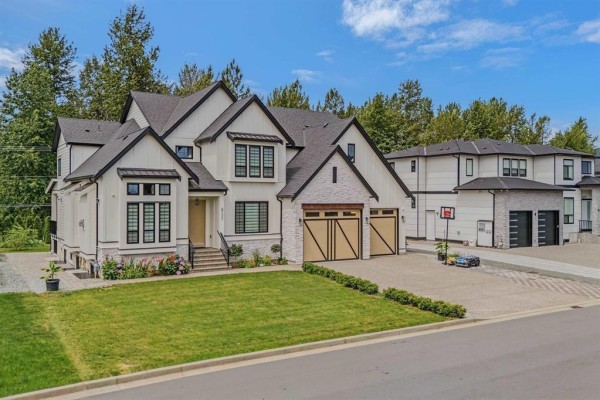 8701 Cleven Drive, Mission, BC V2V6Y6 Photo 3
