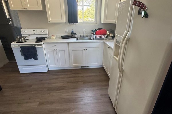 4pc Bathroom - 871 110th Street, North Battleford, SK S9A2G9 Photo 4