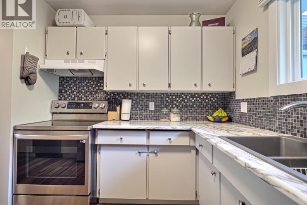 Dining room - 871 Mcqueen Drive, Kamloops, BC V2B7X8 Photo 5