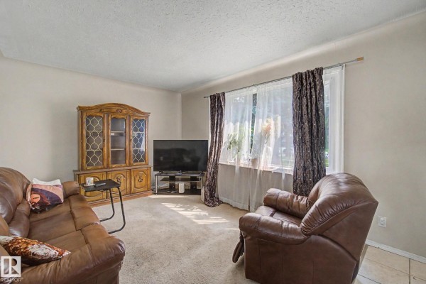 Kitchen - 8710 83 Av Nw, Edmonton, AB T6C1B3 Photo 2