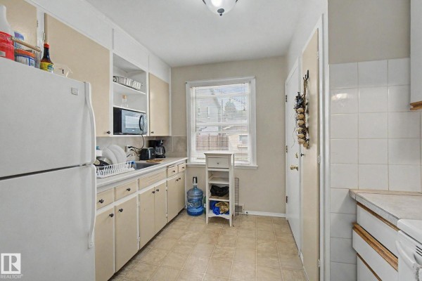 Bedroom 3 - 8710 83 Av Nw, Edmonton, AB T6C1B3 Photo 5