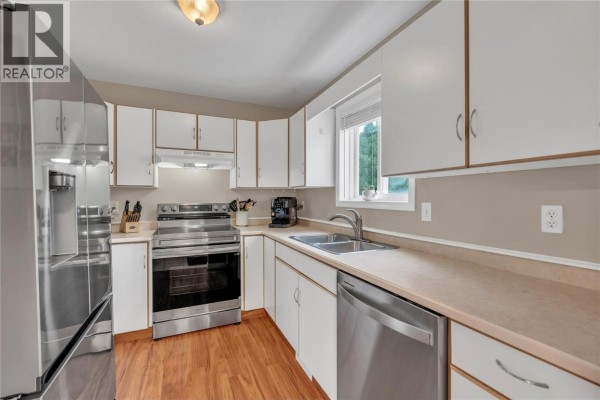 4pc Bathroom - 8710 Prairie Valley Road Unit# 4, Summerland, BC V0H1Z2 Photo 4