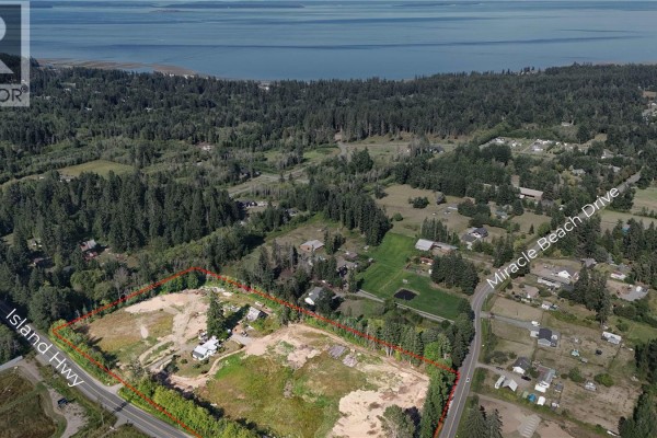 Storage - 8712 Island Hwy N, Black Creek, BC V0R1C0 Photo 2