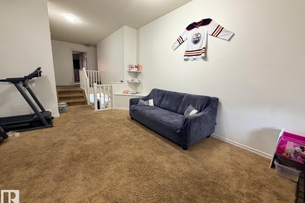 8715 11 Av Sw, Edmonton, AB, photo 2