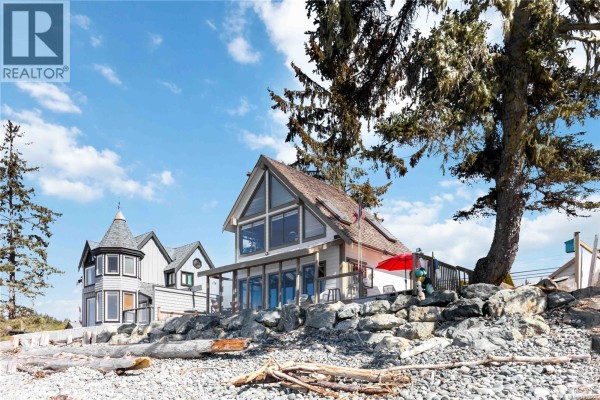 Kitchen - 8719 West Coast Rd, Sooke, BC V9Z1H2 Photo 3