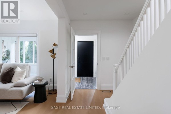 Primary Bedroom - 872 Royal York Road, Toronto, ON M8Y2V4 Photo 5