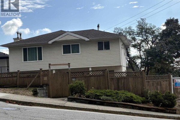 8724 Gilley Avenue, Burnaby, BC V5J4Y5 Photo 4