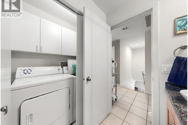 8725 Seascape Drive, West Vancouver, BC V7W3J7 Photo 5
