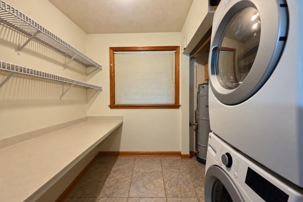 8729 192 Street, Surrey, BC V4N5W4 Photo 5