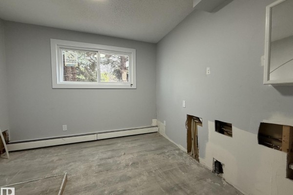Bedroom 2 - 8732 101 Av Nw, Edmonton, AB T5H0A9 Photo 5