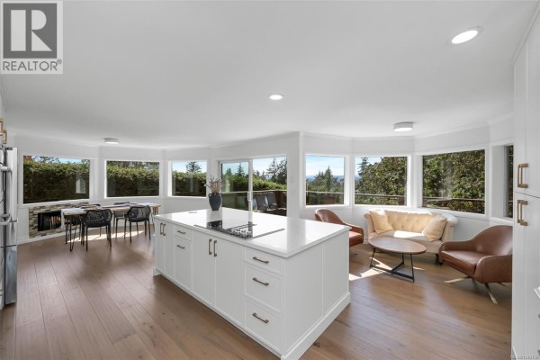 Entrance - 874 Kentwood Lane, Saanich, BC V8Y3C6 Photo 5