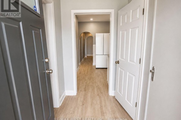 Primary Bedroom - 875 Ritson Road S, Oshawa, ON L1H5L5 Photo 4