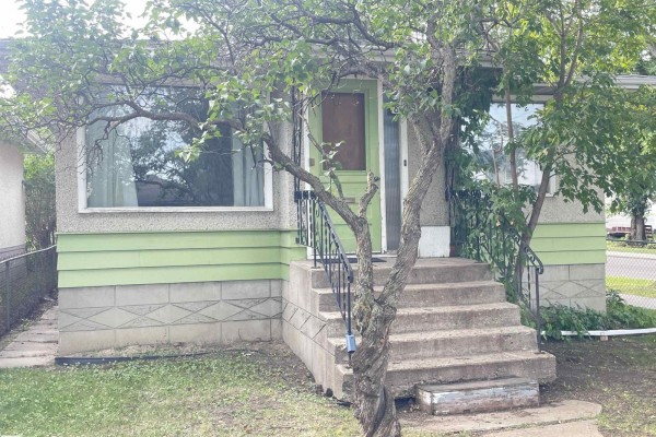 8759 81 Av Nw, Edmonton, AB, photo 2