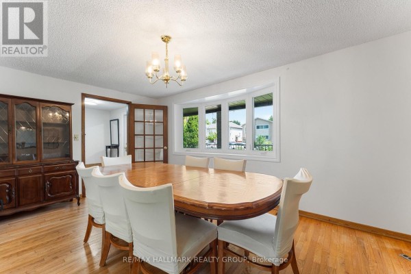 876 Pinecrest Road, Ottawa, ON K2B6B2 Photo 4