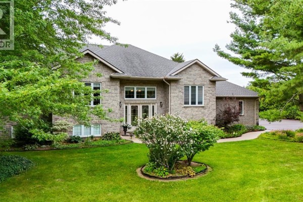 3pc Bathroom - 8653 Vance Drive, Lambton Shores, ON N0N1J7 Photo 2