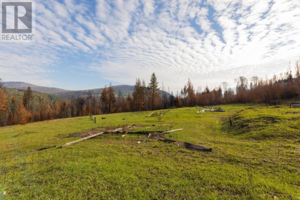 8767 Holding Road, Chase, BC V0E1M0 Photo 4