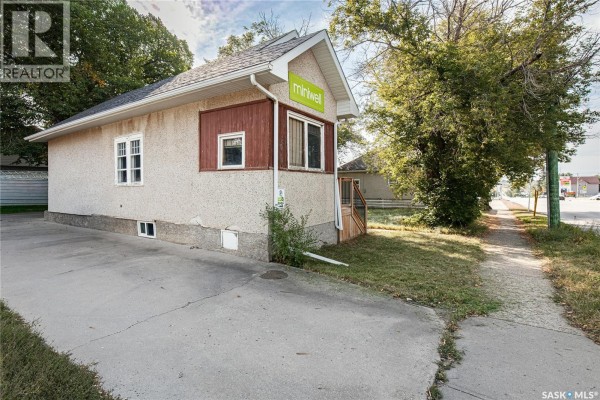 877 9th Avenue Nw, Moose Jaw, SK S6H4J3 Photo 5