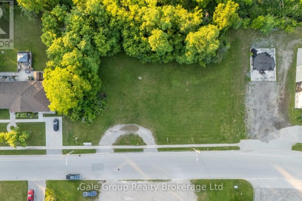877 Dufferin Street, Woodstock, ON, photo 2