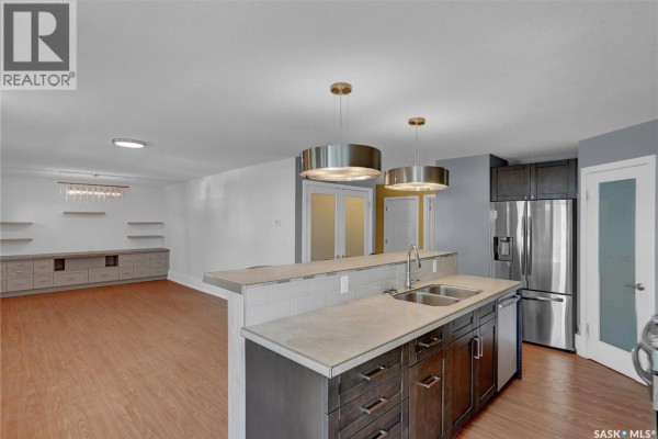 Kitchen - 877 Elgin Avenue, Moose Jaw, SK S6H4G6 Photo 4