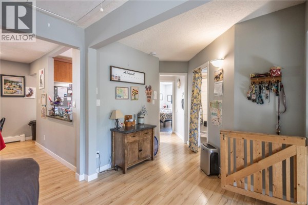 Living room - 877 Hutchinson Rd, Cobble Hill, BC V0R1L0 Photo 5