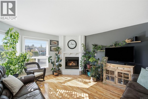 878 Temple St, Parksville, BC, photo 3