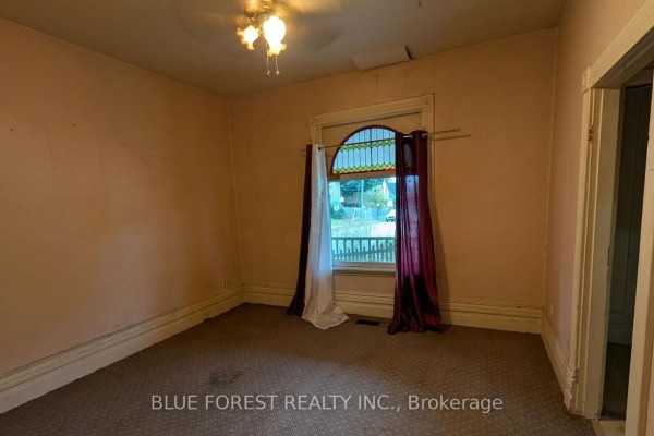 Living room - 878 Trafalgar Street, London East, ON N5Z1E8 Photo 5