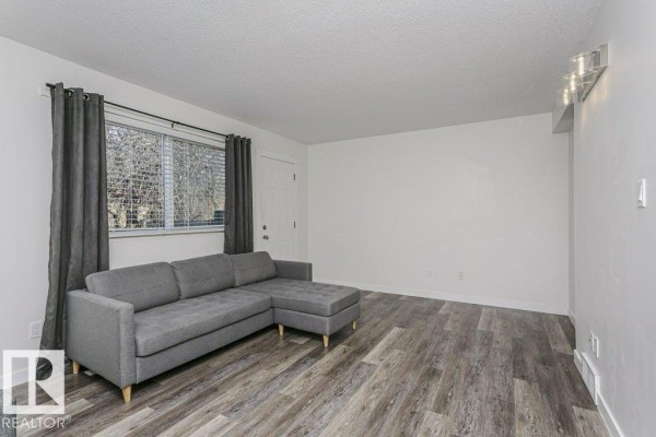 Bedroom 2 - 879 Abbottsfield Rd Nw, Edmonton, AB T5W4R4 Photo 5