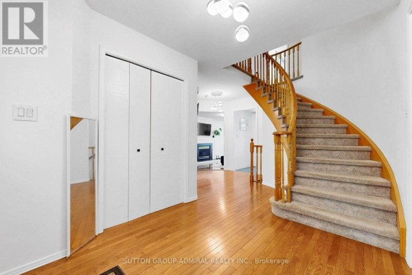 Eating area - 879 Peggoty Circle, Oshawa, ON L1K2G6 Photo 4
