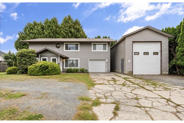 Residential for sale at 8792 Bellevue Drive, Chilliwack Proper West, Chilliwack, BC - MLS® c2DuKk