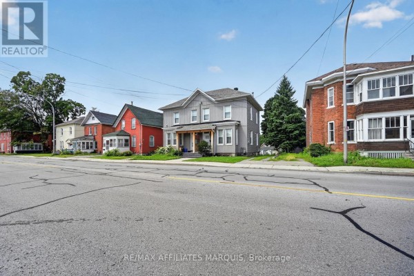 88 Brockville Street, Smiths Falls, ON K7A3Y2 Photo 2
