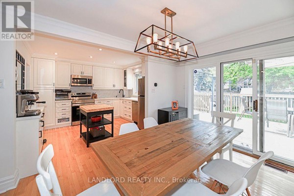 88 Carmichael Avenue, Toronto, ON M5M2W9 Photo 4