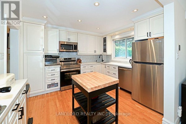 88 Carmichael Avenue, Toronto, ON M5M2W9 Photo 5