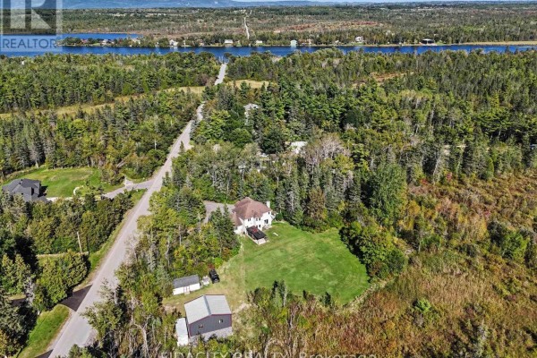 88 Constance Lake Road, Ottawa, ON K2K1X7 Photo 2