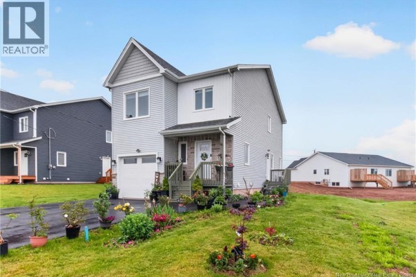 Living room - 88 Macintosh Boulevard, Moncton, NB E1K0A1 Photo 2