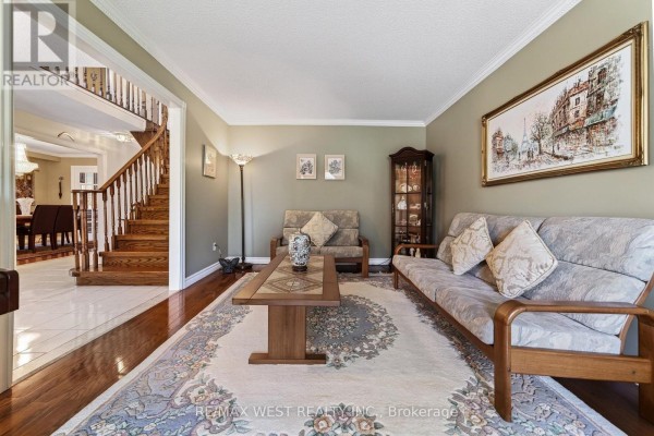 Eating area - 88 Palomino Drive, Mississauga, ON L4Z3H8 Photo 5