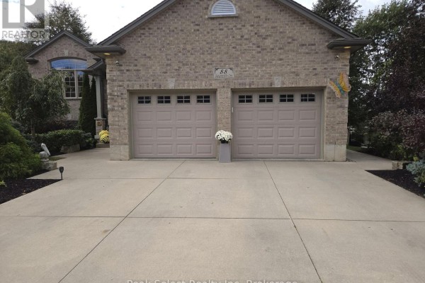 Bathroom - 88 Saxonville Court, Strathroy Caradoc, ON N7G4M1 Photo 5