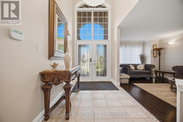 88 Southcreek Court, Hamilton, ON, photo 3