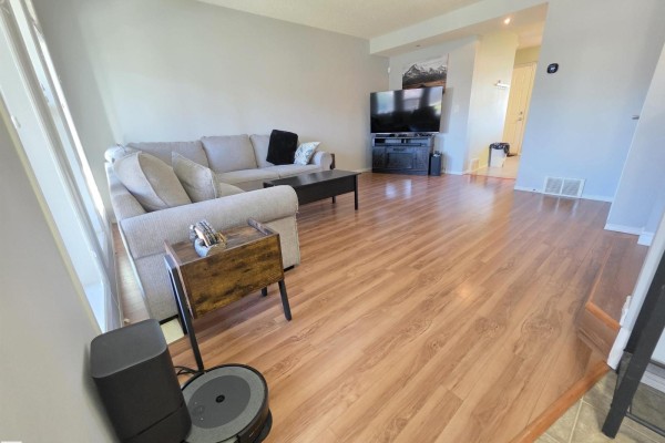 Family room - 88 Spruce Village Dr, Spruce Grove, AB T7X0B9 Photo 4