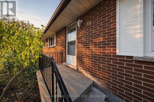 88 Sunnylea Crescent, Guelph, ON N1E1W4 Photo 2