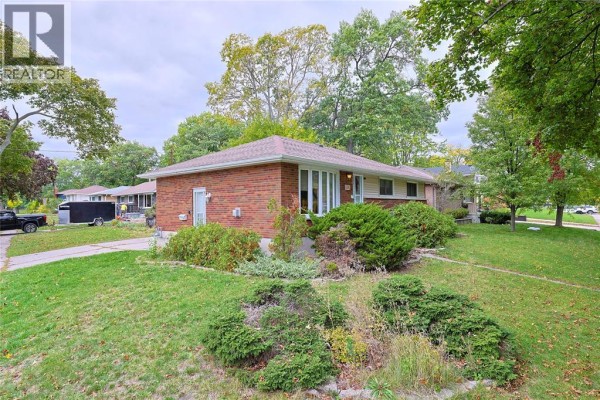 3pc Bathroom - 880 Champlain Road, Sarnia, ON N7V2G1 Photo 2