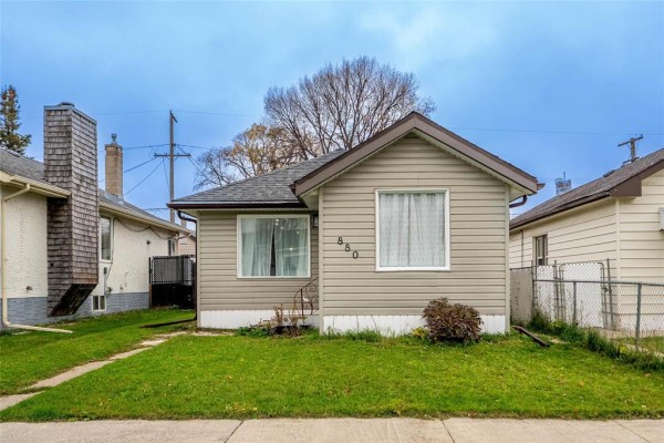 880 Garfield Street, Winnipeg