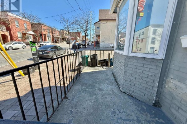 880 Somerset Street W, Ottawa, ON, photo 3