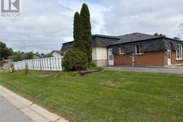Laundry room - 880 Woodbine Avenue, Sudbury, ON P3A5A8 Photo 2