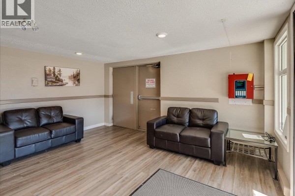 Dining room - 880 Wordsworth Avenue Unit# 201, Warfield, BC V1R2V9 Photo 4