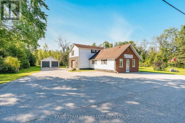 8801 Beachwood Road, Wasaga Beach, ON, photo 2
