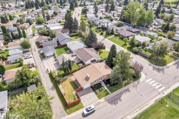 8803 68a St Nw, Edmonton, AB, photo 2