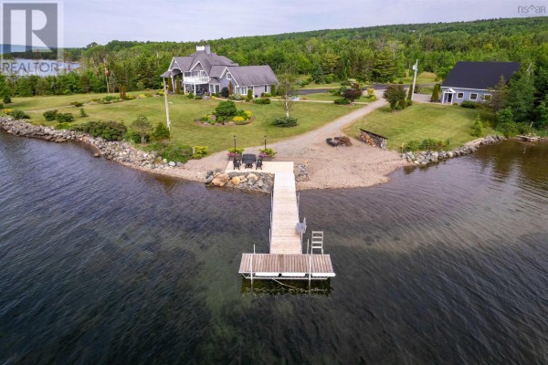 3pc Bathroom - 8805 Highway 105 Baddeck Inlet, Baddeck Inlet, NS B0E1B0 Photo 5