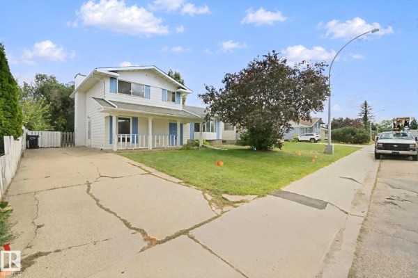 Kitchen - 8807 181 St Nw, Edmonton, AB T5T0Y5 Photo 3